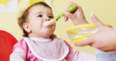 تعرفى على 3 عصائر طبيعية يمكن أن يتناولها طفلك قبل أن يتم 6 أشهر
