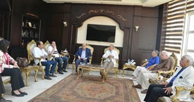 وزير السياحة يصل الغردقة لتدشين الخط الملاحى "الغردقة - شرم الشيخ"