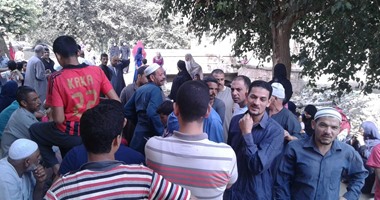 صحافة المواطن: بالصور.. وقفة لأهالى كفر شنوفة بالمنوفية بسبب الصرف الصحى