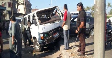 مصرع شخص وإصابة 8 آخرين فى حادث تصادم سيارتين بأسيوط