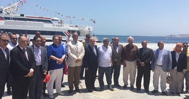 وزير السياحة يعيد تشغيل الخط الملاحى بين الغردقة وشرم الشيخ.. ويؤكد: لدينا خطة طموحة لجذب أعداد هائلة من السائحين لكل المدن السياحية.. ومحافظ جنوب سيناء: جارى إنشاء ميناء يربط بين مدينة دهب ومنطقة ضبا