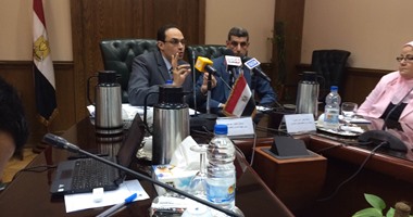 رئيس "المركزى للتنظيم والإدارة" عن قانون الخدمة المدنية: يتيح صرف رصيد الإجازات دون دعاوى قضائية ومحو الجزاءات التأديبية للموظفين.. ومستشار وزير التخطيط: القانون ليس له علاقة بقرض صندوق النقد الدولى