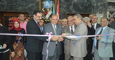 بالصور.. رئيس جامعة طنطا يفتتح المعرض الدائم للفنون التشكيلية