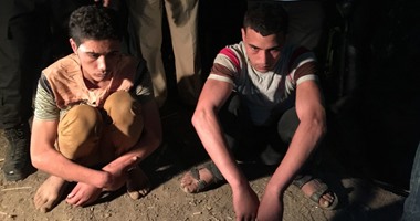 بالصور.. على طريقة "داعش".. 3 عاطلين يطالبون سائق بترديد الشهادة قبل ذبحه بالمحلة.. المجنى عليه توسل للمتهمين لأخذ الـ"توك توك" وتركه حيا.. والمتهمون ذبحوه وألقوا جثته بالترعة واستولوا على متعلقاته