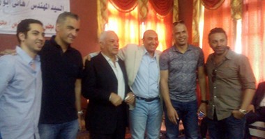 بالصور.. وائل جمعة وحازم إمام يخطفون الأنظار بنادى المنيا