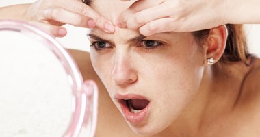 احذر التوتر يضر بشرتك.. 5 مضاعفات جلدية تصيبك بسبب الإجهاد.. الشيخوخة أهمها