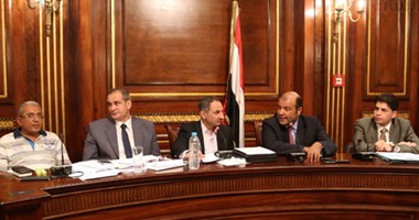 بنود التقرير النهائى حول فساد القمح تفجر الخلافات بين أعضاء "تقصى الحقائق".. ارتباك داخل اللجنة حول موعد تسليم التقرير.. ورئيسها يرد: التقرير على جدول جلسات الأسبوع المقبل.. وتوصيات بتصوير جوى للأراضى