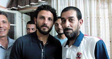 بالصور.. حسام غالى يؤدى واجب العزاء فى عمته بمسقط رأسه ببيلا كفر الشيخ 