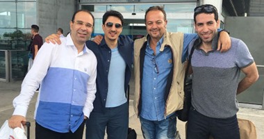 شاهد.. أبوتريكة والشوالى والتمياط فى مطار باريس بعد مباراة ألمانيا وإيطاليا