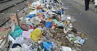صحافة المواطن.. انتشار القمامة على طول شريط الترام بحى فلمنج بالإسكندرية