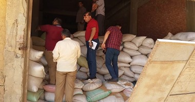 بالصور.. فساد شون القمح بالمحافظات عرض مستمر.. اختلاس 64 مليون جنيه بالفيوم.. مسئولو الشون يدونون كميات أقماح بأسماء وهمية وصرف الدعم المقابل لها.. والنيابة تقرر تشكيل لجنة محايدة لجرد المخازن