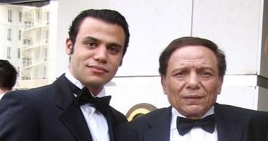 محمد إمام ينشر فيديو له مع الزعيم فى مراحل عمره المختلفة