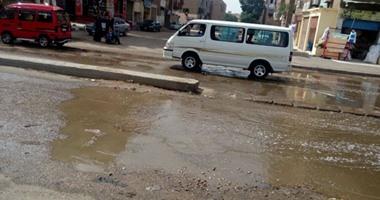 بالصور.. مياه المجارى تغرق شوارع منطقة سيبكو وملف العبد بمدينة السلام