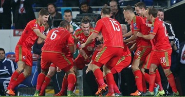 هل يتوج ويلز بطلاً لـ"يورو 2016"؟.. كأس أمم أوروبا شاهد على تألق الصغار كل 12 عاماً.. الدنمارك تربعت على العرش 1992.. اليونان ملكة القارة العجوز فى 2004.. والجميع ينتظر معجزة جاريث بيل هذا العام