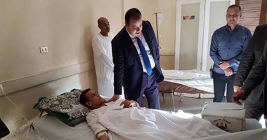 محافظ الفيوم يزور المرضى والأيتام لتهنئتهم بعيد الفطر