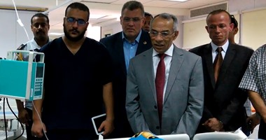 محافظ شمال سيناء يجرى زيارة مفاجئة لمستشفى العريش العام