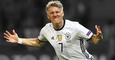 اعتزال شفاينشتايجر.. نهاية مؤسفة للاعب عظيم.. بطل كأس العالم ينهى مشواره مع منتخب ألمانيا.. الإخفاق فى كأس أمم أوروبا وراء القرار.. 120 مباراة و24 هدفا وضعوا شفاينى فى سجلات التاريخ