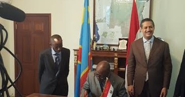 السفير هانى صلاح يقدم أوراق اعتماده سفيرا لمصر لرئيس مجلس السيادة بالسودان