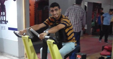 بالصور .. طبيب المنتخب الأوليمبى يؤهل أحمد سمير للزمالك