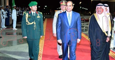 بالصور .. لحظة استقبال ولى العهد السعودى للرئيس السيسى