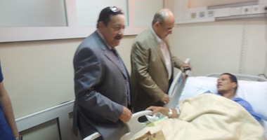 مدير أمن القليوبية يزور مصابى الشرطة بمستشفى العجوزة