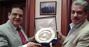 رئيس جامعة بنى سويف يناقش أنشطة الإعلام مع مستشار وزير التعليم