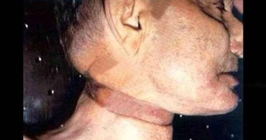 الحزن يخيم على مواقع التواصل الاجتماعى بعد انتشار صورة الممثل الكوميدى الأمريكى "روبن ويليامز" مشنوقاً.. والنشطاء: لم نتخيل النهاية البشعة لصاحب "الوجه الضاحك".. و"لما ده ينتحر احنا نعمل إيه؟"