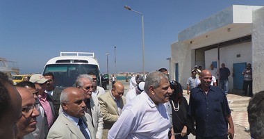 "محلب" من جنوب سيناء: "ما فيش حاجة اسمها واسطة أو محسوبية".. وانتهاء دراسة توسيع ميناء الطور خلال أسبوعين.. ويؤكد: من يعتدى على المجتمع أو منشآته لا مكان له.. والجيش والشرطة يدا واحدة لمواجهة الإرهاب