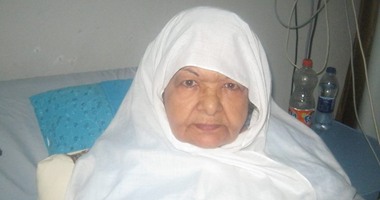 "مجانين خير" يطلقون حملة لزيارة وإسعاد "ماما فتحية"