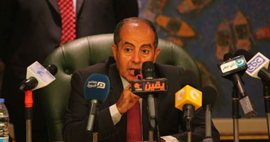 رئيس وزراء لبيبا الأسبق فى مؤتمر بالقاهرة يصف وضع بلاده بـ"المأساوى".. محمود جبريل: 50 ألف نازح من طربلس.. و"قطر وتركيا تمولان 1600 مليشيا و22 مليون قطعة سلاح تم تهريب 12 مليون منها لمصر 