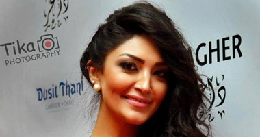 راديو "90 90" يخطف سالى عبد السلام ومنة عامر من "النيل"