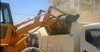 حملة لرفع المخلفات وتطهير شبكات الصرف الصحى غرب الإسكندرية