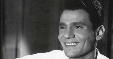 حين قال مرسى جميل عزيز لـ عبد الوهاب وعبد الحليم: "يلعن أبوكم انتوا الاتنين".. العندليب يتنبأ بعدم غنائه لـ"من غير ليه".. وموسيقار الأجيال يرفض إعطاءها لمطربى السبعينيات لتظل خالدة بصوته "الدافئ"