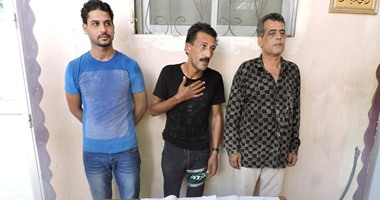 حبس 3 عاطلين 4 أيام بتهمة الاتجار بالمخدرات فى البحيرة