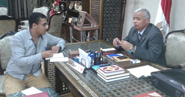 محافظ السويس: القناة الجديدة تقضى على البطالة بالمحافظة خلال عام.. ويؤكد: إنشاء مطار برأس سدر لتنشيط السياحة.. وطرح مناقصات عالمية للمشروعات المتاحة بعد تخطيطها.. ويدعو الأحزاب لحوار حول المشروع
