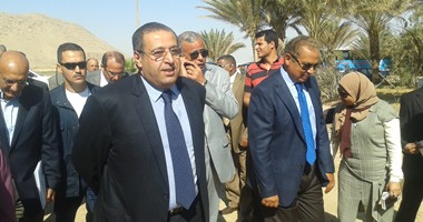 وزير الاستثمار يبدأ جولة بميناء السخنة ويتفقد فندق "لايجوز "