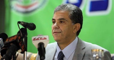 غدًا.. وزير البيئة يوعى الفلاحين فی الشرقية بمشكلات حرق الأرز