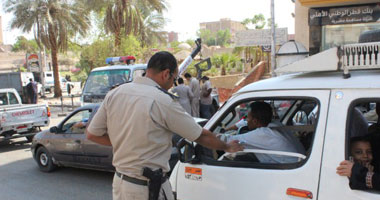 بيان القابضة للمطارات: سائق الميكروباص حاول الفرار هربا من تحرير مخالفة