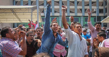 تجمهر عشرات الباعة بـ"الترجمان" قبل احتفال تنشيط البيع بالجراج