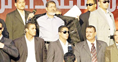 قائد الحرس الجمهورى السابق لمصطفى بكرى "3" :مرسى ذهب للتحرير مرتديا واقيا من الرصاص.. اللواء عبدالسلام:الإخوان تعمدوا إهانة شيخ الأزهر والروينى واجههم.. و"العسكرى"لم يكن يعلم بنتيجة انتخابات الرئاسة