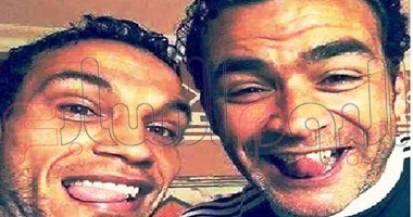 الحضرى وشوقى السعيد يحتفلان بالفوز على كينيا بـ"سيلفى"
