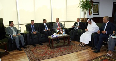 وزير الاتصالات: منح اتصالات التراخيص اللازمة لبناء محطات جديدة