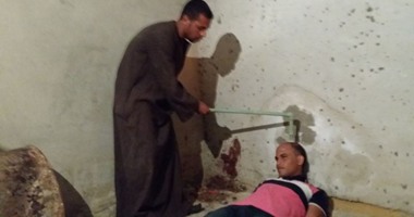 بالصور.. تمثيل جريمة مقتل عامل فى قرية سياحية بالعين السخنة
