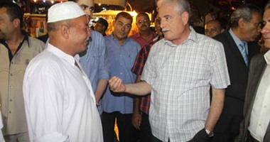 بالصور.. محافظ جنوب سيناء يقوم بجولة مفاجئة بشرم الشيخ