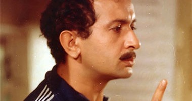 مواقع التواصل تتشح بالسواد حزنا على وفاة نور الشريف.. فنانون وشخصيات عامة ينعون فقيد الفن المصرى.. خالد يوسف: رحل آخر الرجال المحترمين.. درة: وداعا حبيبى دائما.. أبو سعدة: كان وطنيا يعشق الأرض
