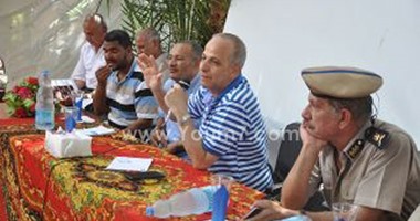 محافظ الوادى الجديد يشهد مؤتمر الاستفادة من مخلفات النخيل فى إنتاج أعلاف الدواجن