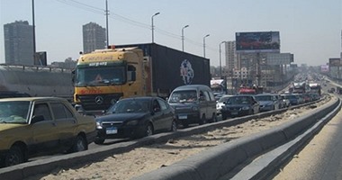 تعرض كوبرى هويس إسنا الجديد بالأقصر لشروخ بعد مرور شاحنة نقل ضخمة عليه