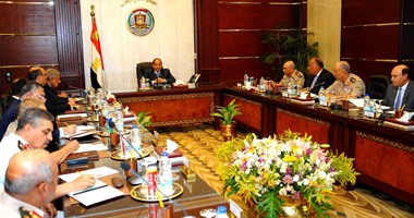 السيسى يترأس اجتماع مجلس الدفاع الوطنى لاستعراض تأمين الاحتفال بالقناة