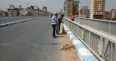 الوحدة المحلية بدمياط تدشن حملة نظافة بجميع أنحاء المدينة