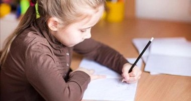 فى اليوم العالمى "للأعسر".. الشمال فى مصر "أسلوب حياة" و"شتيمة" و"سياسة" 